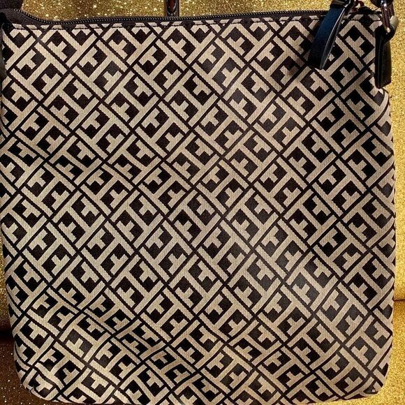 Tommy Hilfiger Shoulder Bag - Picture 3 of 9